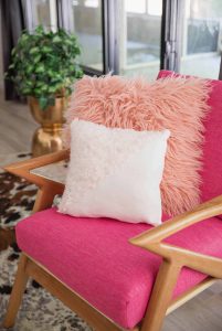 How to Sew a Zippered Throw Pillow