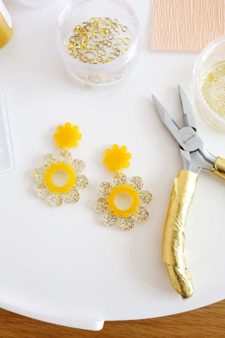 Make Your Own Daisy DIY Earrings